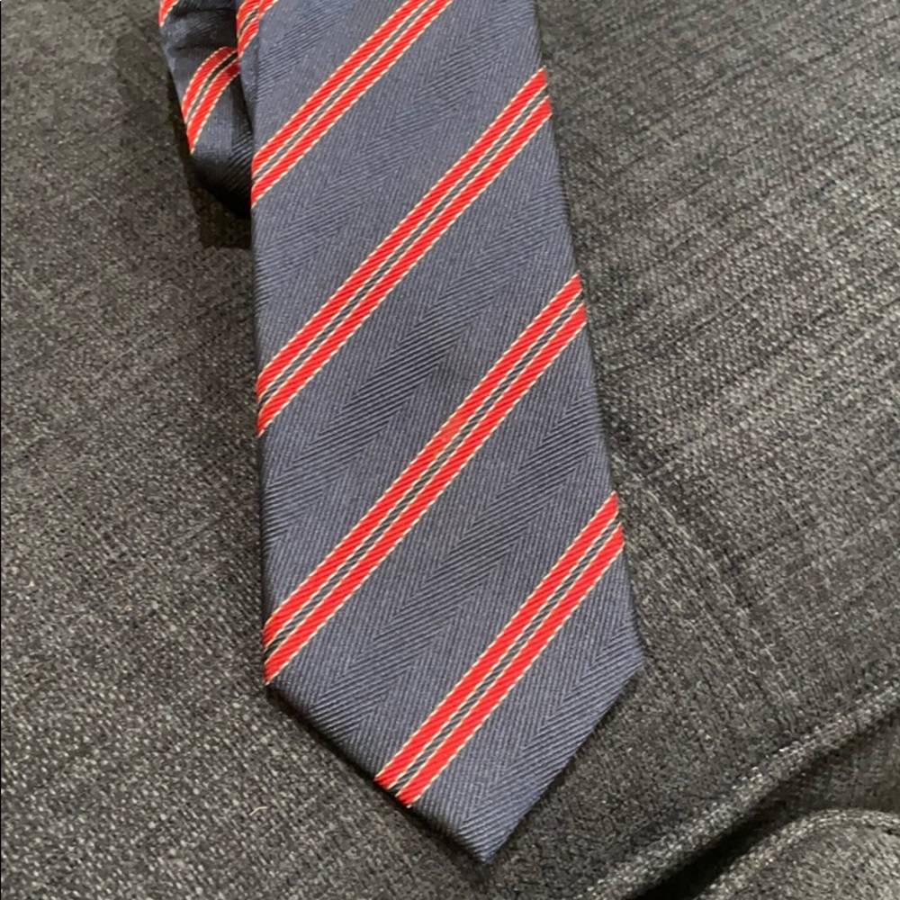 Charles Tyrwhitt Mens Stripe Navy and Red Tie